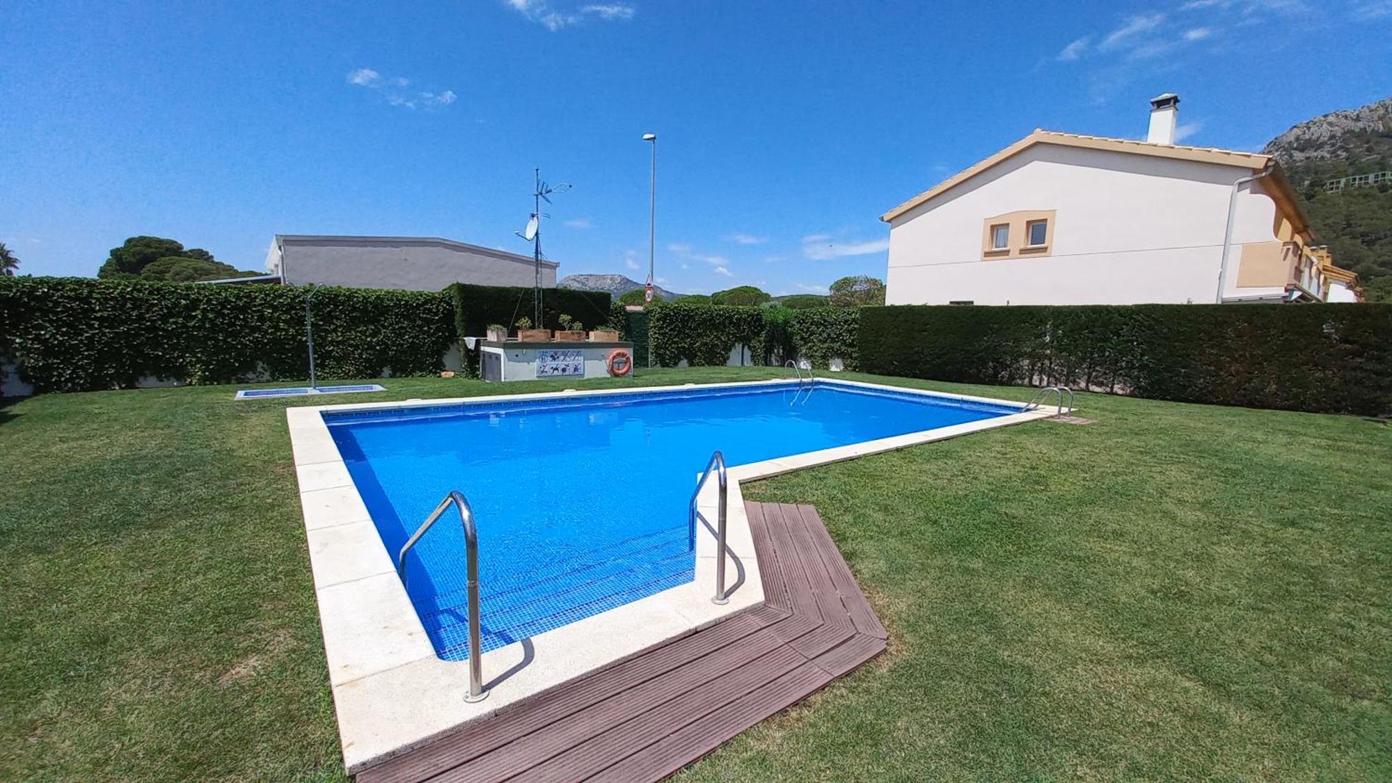 Апартаменти Casa Unifamiliar Con Patio Y Piscina En L'Estartit- Costa Brava Екстер'єр фото